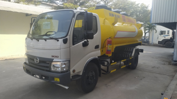 Xe ô tô chở xăng dầu 6m3 HINO WU/E4